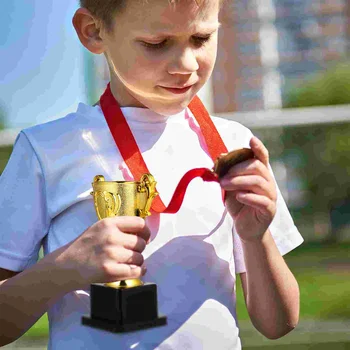 Trofee Trofeed Sõlmimise Plastikust Kulla Lapsed Auhinnad Cup Mini Tassi Võitja Lapsed Tasu Naljakas Trophytrophy Medalid Jalgpall Mänguasi Kuldne